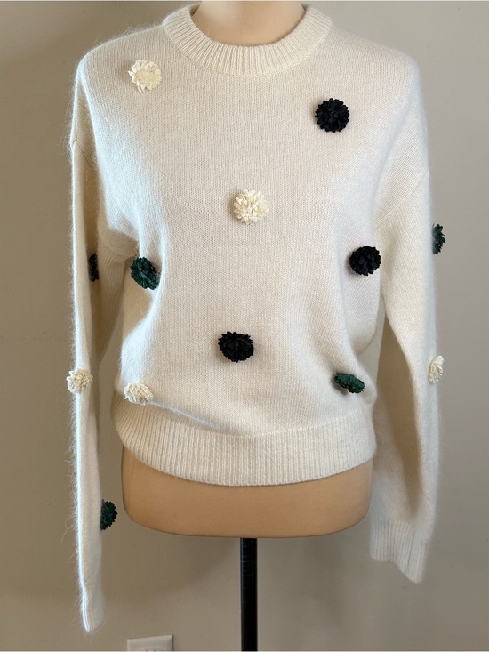 J. Story Sweaters - J. Story cream knit sweater white navy floral pom poms SZ M